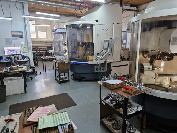 CNC-grinding machine
