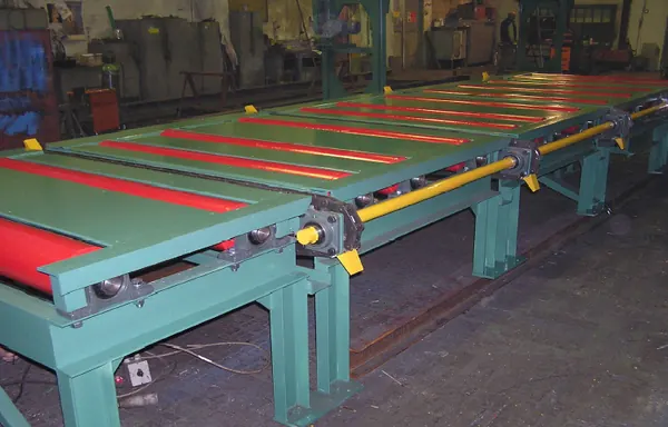 roller conveyor with transverse tracks